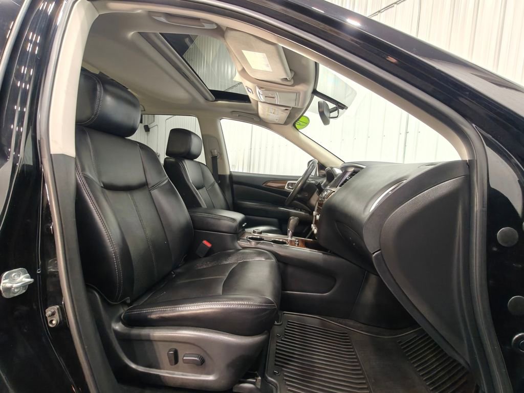 Used 2019 Nissan Pathfinder Platinum AWD/4WD image 28