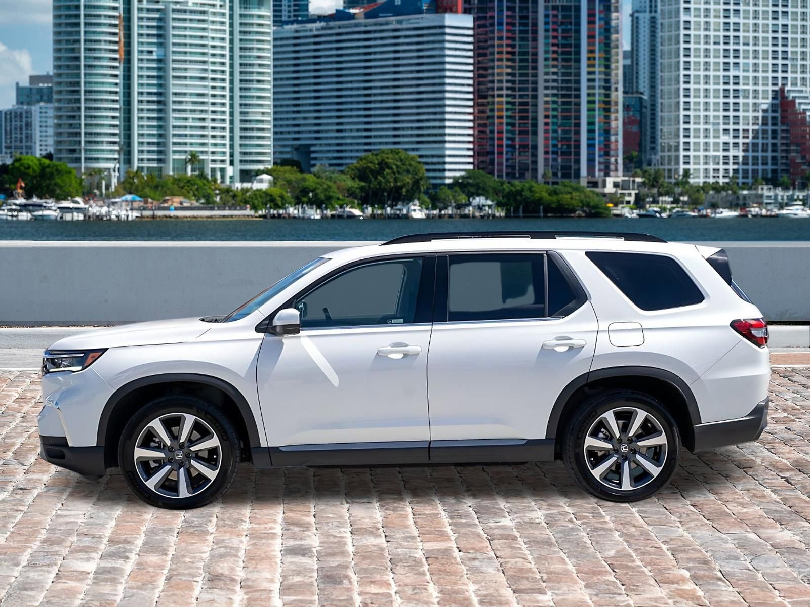 Certified 2023 Honda Pilot Touring image 8