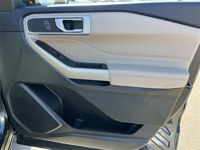 Used 2023 Ford Explorer XLT image 23