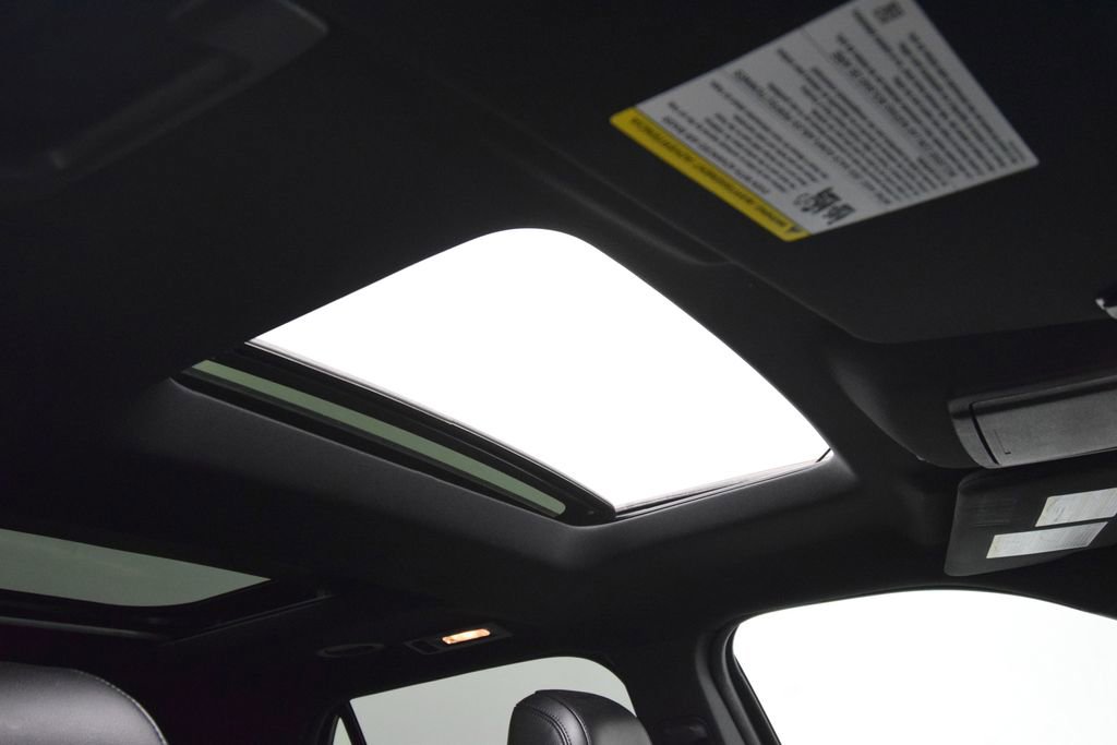 Used 2016 Ford Explorer XLT w/ Equipment Group 202A AWD/4WD image 20