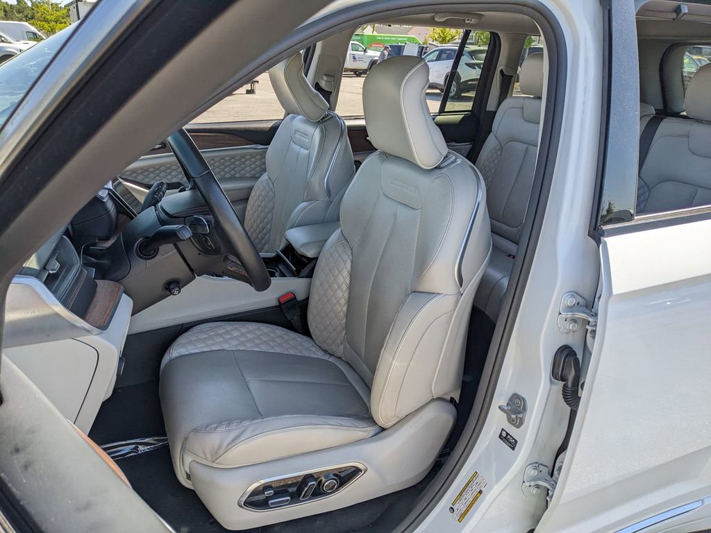 Certified 2022 Jeep Grand Cherokee Summit w/ Adv Protech Group IV AWD/4WD image 41