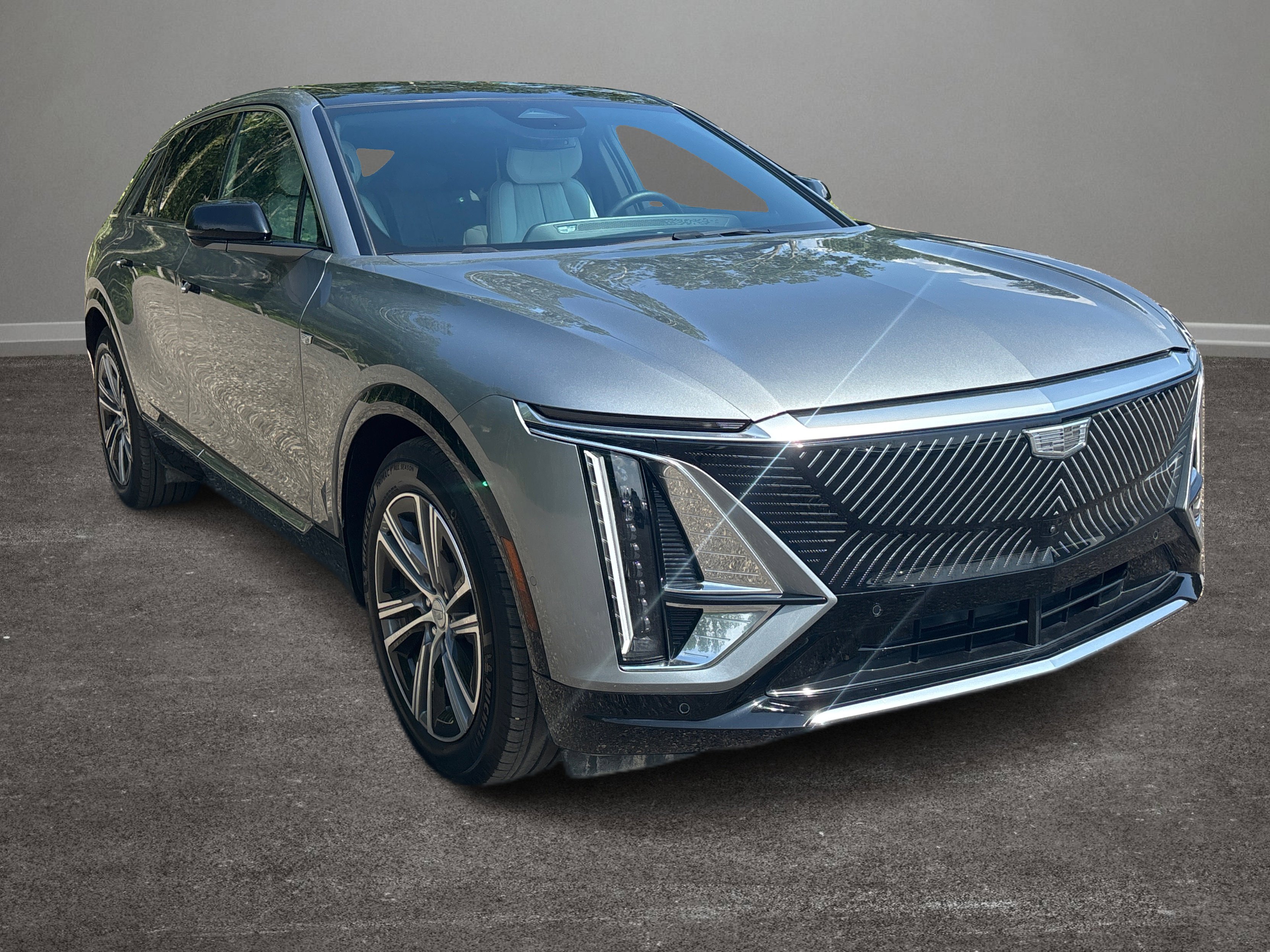 Used 2024 Cadillac Lyriq Luxury w/ LPO, Floor Liner Package image 39