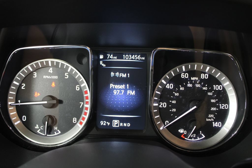 Used 2017 Nissan Titan SL RWD image 34