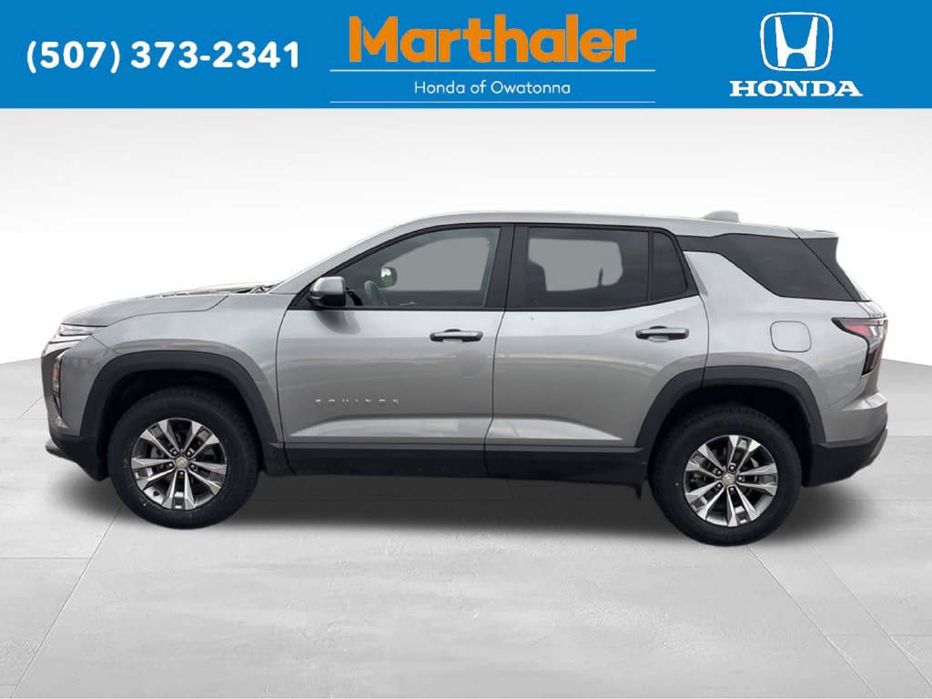 Used 2025 Chevrolet Equinox LT AWD/4WD image 2