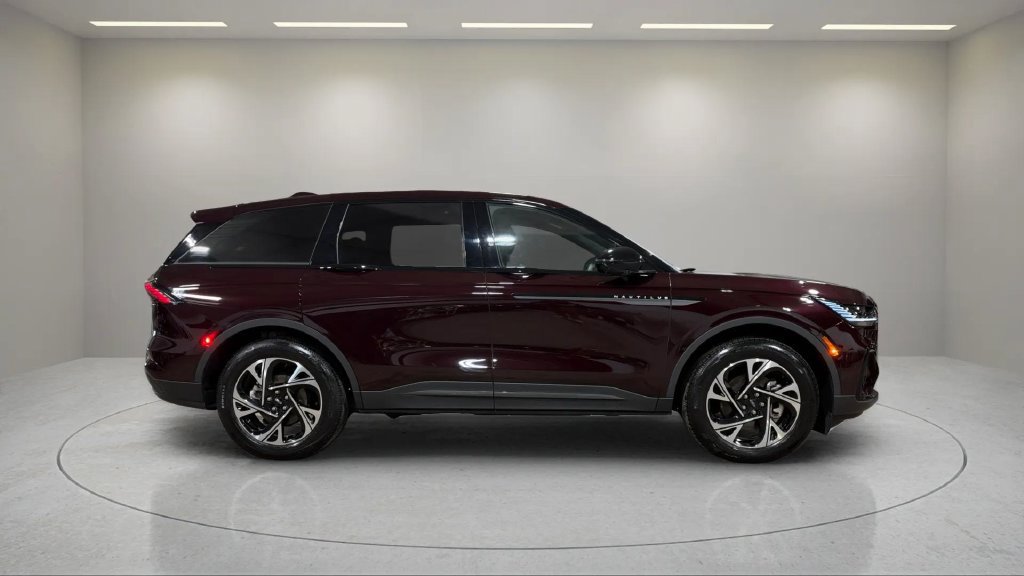 Certified 2025 Lincoln Nautilus Premier w/ Jet Appearance Package AWD/4WD image 2