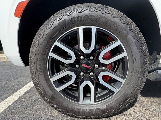 Used 2022 GMC Yukon AT4 AWD/4WD image 3