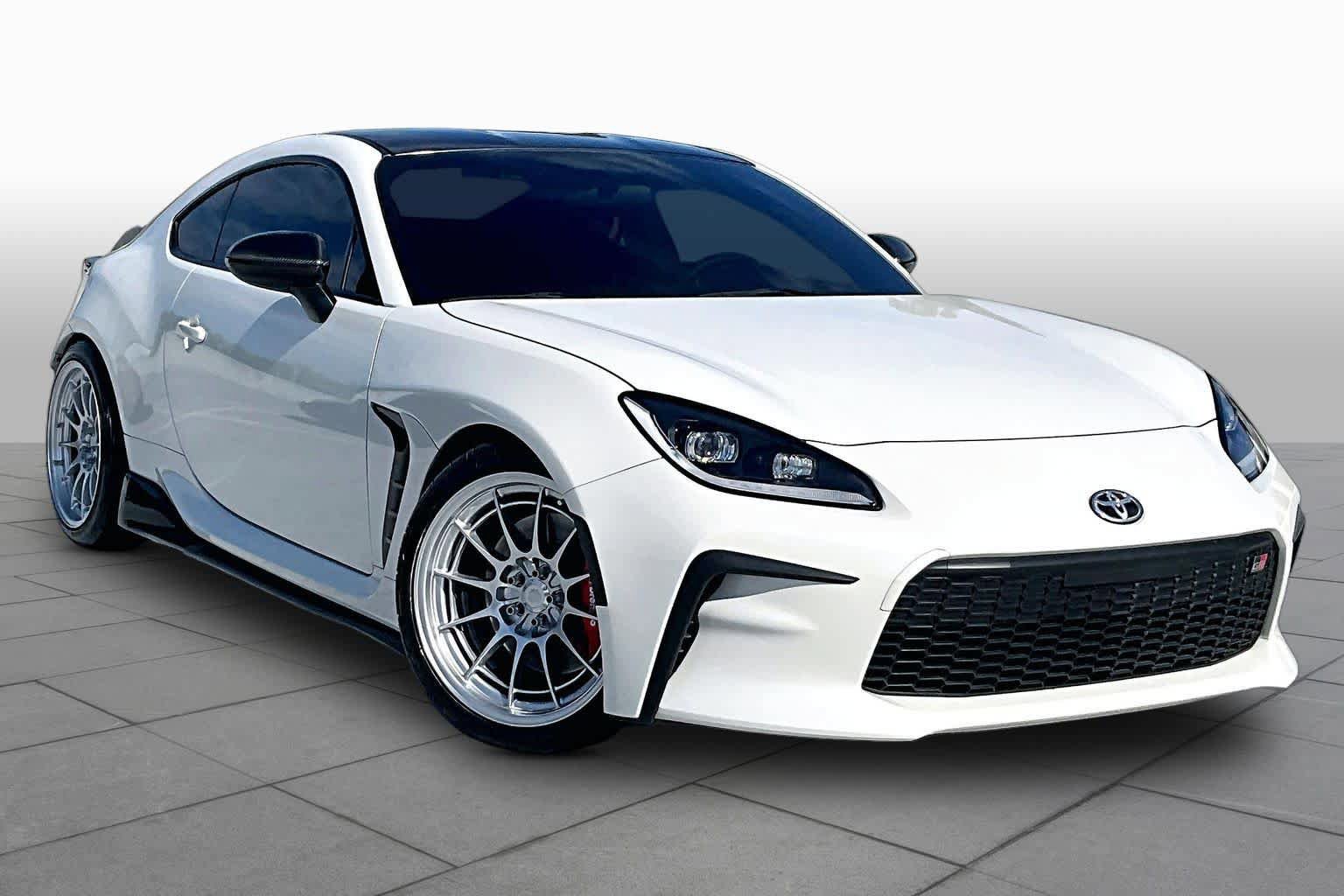 Used 2024 Toyota GR86 Premium w/ Performance Package RWD image 3