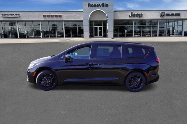 New 2026 Chrysler Pacifica Limited w/ S Appearance Package image 7