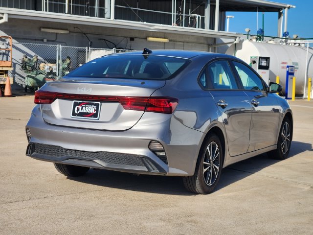 Used 2024 Kia Forte LXS FWD image 7
