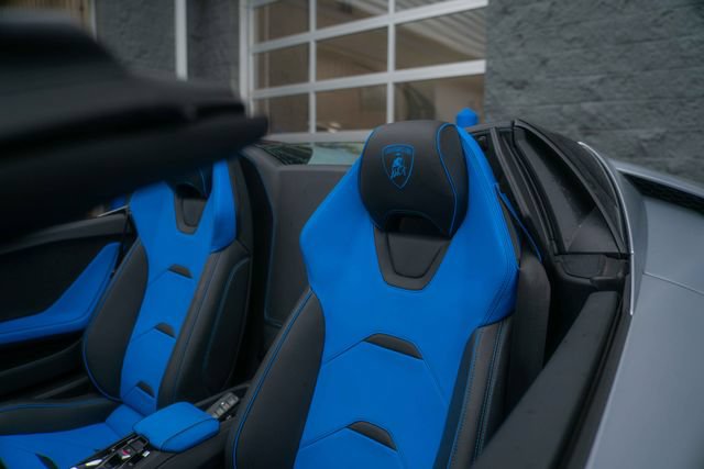 Used 2023 Lamborghini Huracan EVO RWD image 38