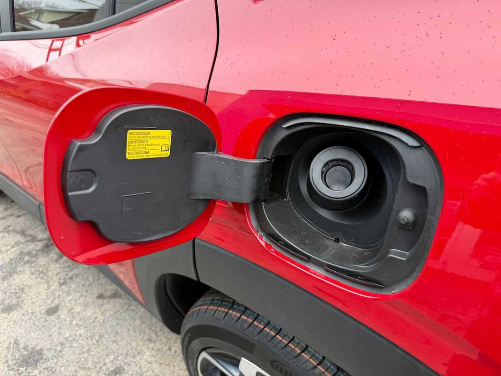 New 2026 Chevrolet Trax RS w/ Sunroof Package image 21