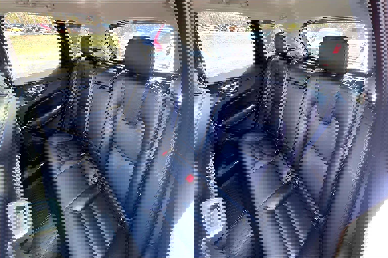 Used 2024 Volvo XC60 B5 Plus w/ Climate Package image 20