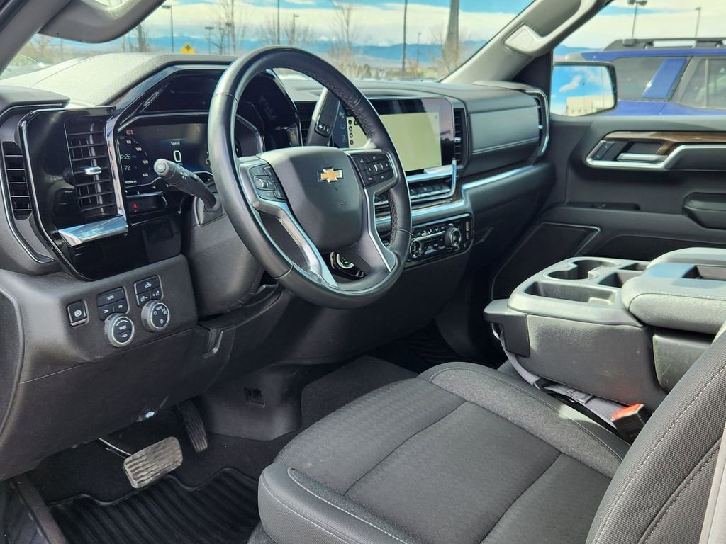 Used 2025 Chevrolet Silverado 1500 LT image 7