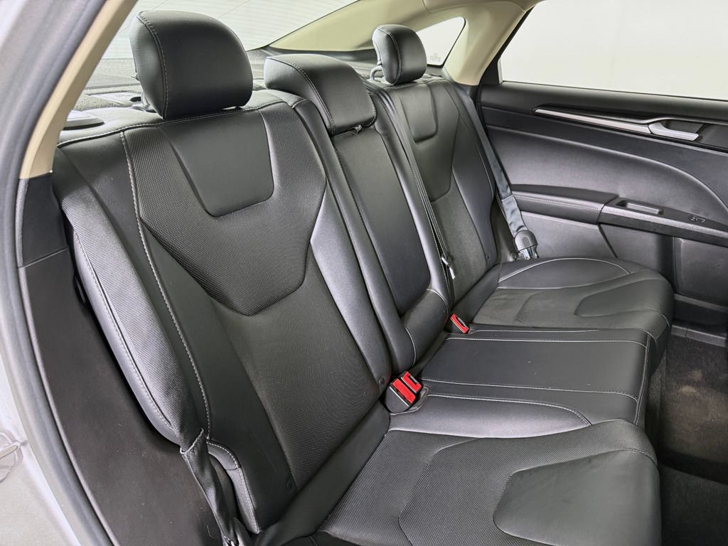 Used 2019 Ford Fusion Energi Titanium FWD image 32