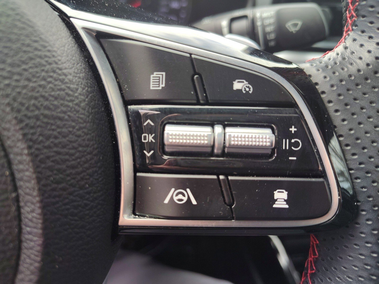 Used 2023 Kia Forte GT w/ GT2 Package image 26