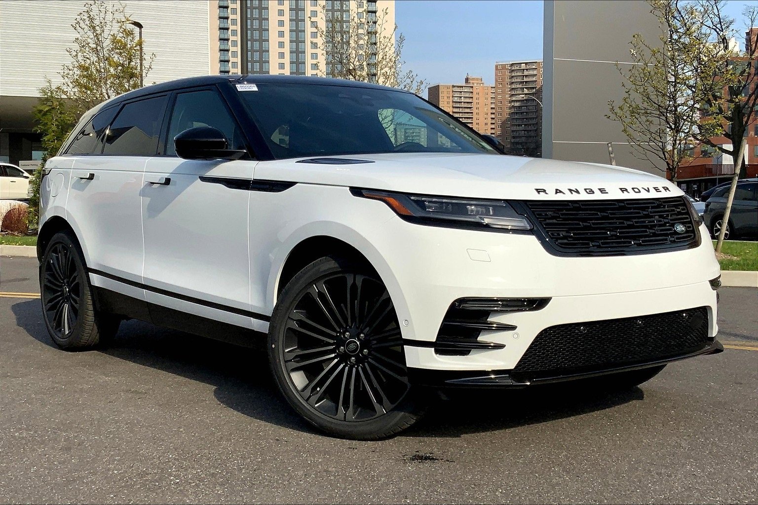 New 2026 Land Rover Range Rover Velar Dynamic SE image 2