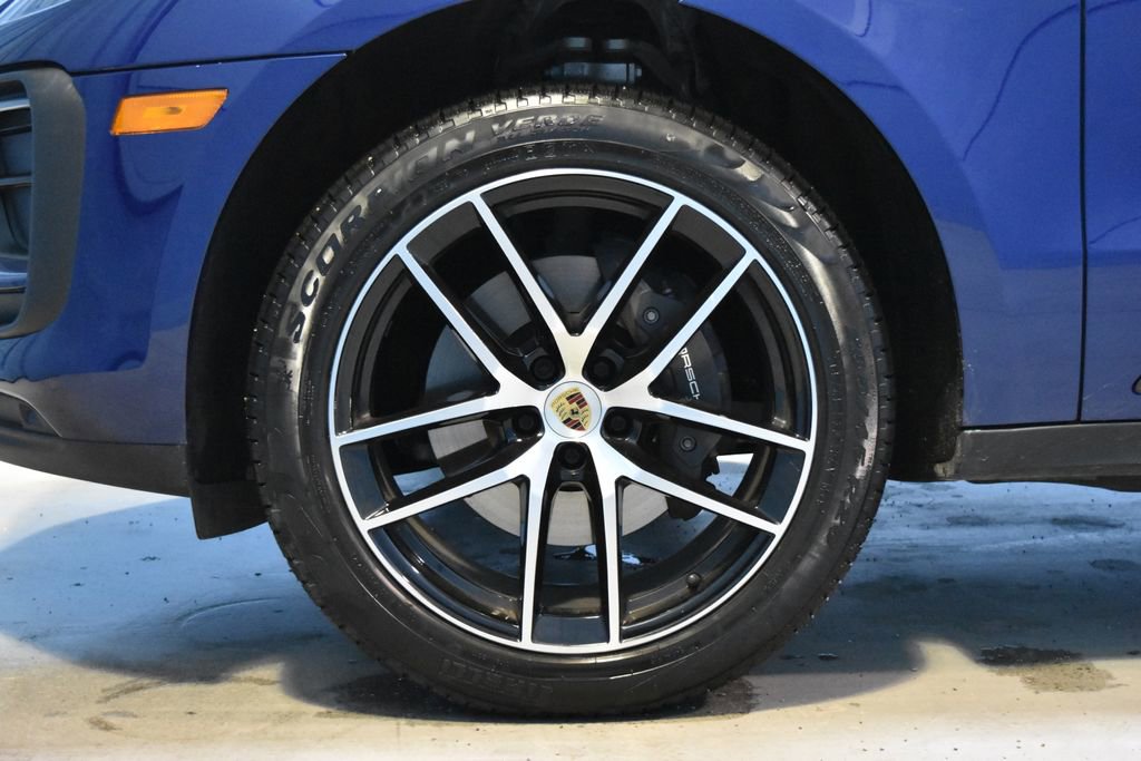 Certified 2024 Porsche Macan image 28