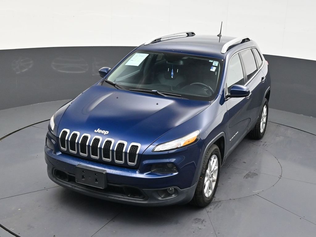 Used 2018 Jeep Cherokee Latitude Plus w/ Cold Weather Group image 18