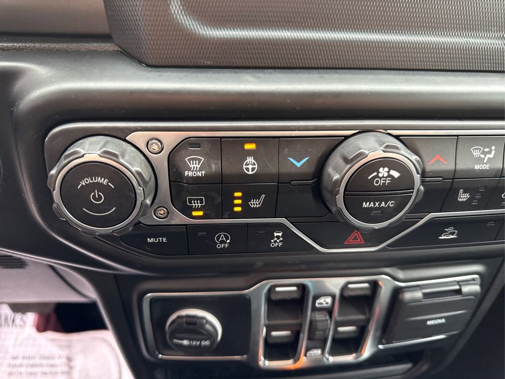 Used 2022 Jeep Gladiator Willys image 32