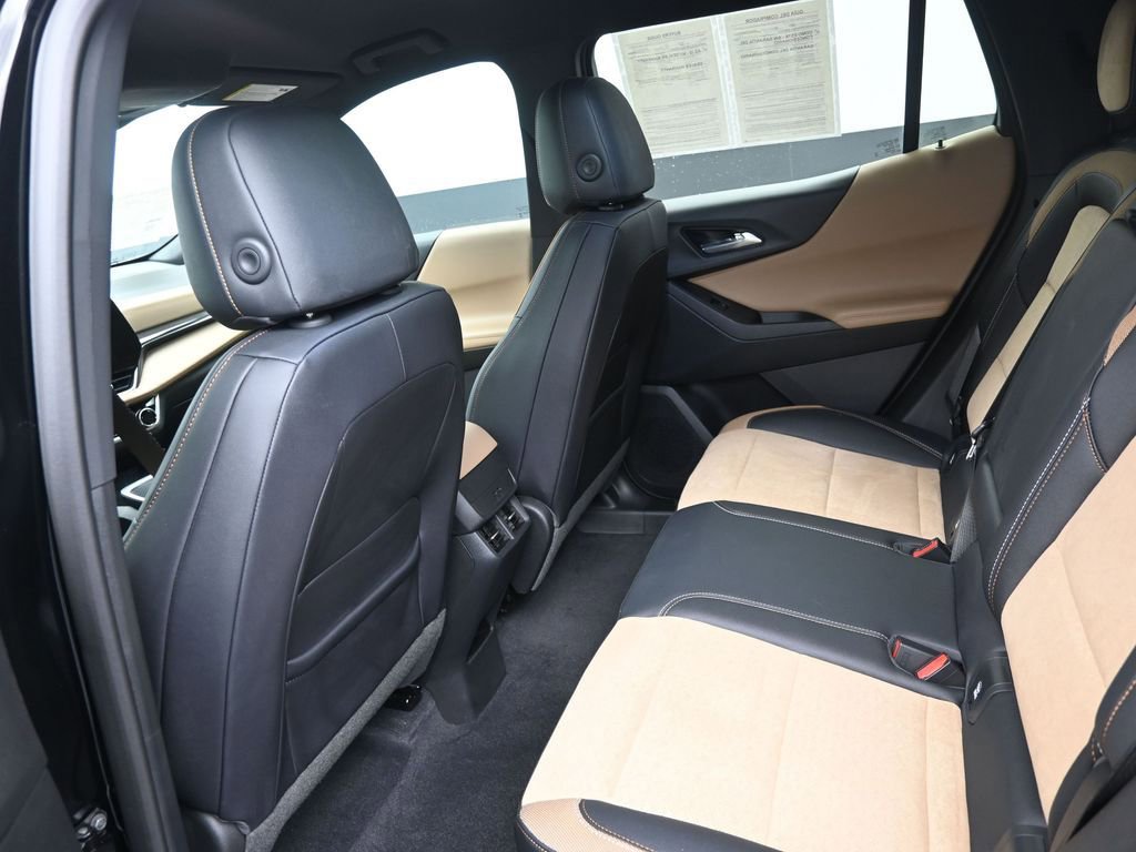 Used 2025 Chevrolet Equinox ACTIV w/ Safety and Technology Package image 11