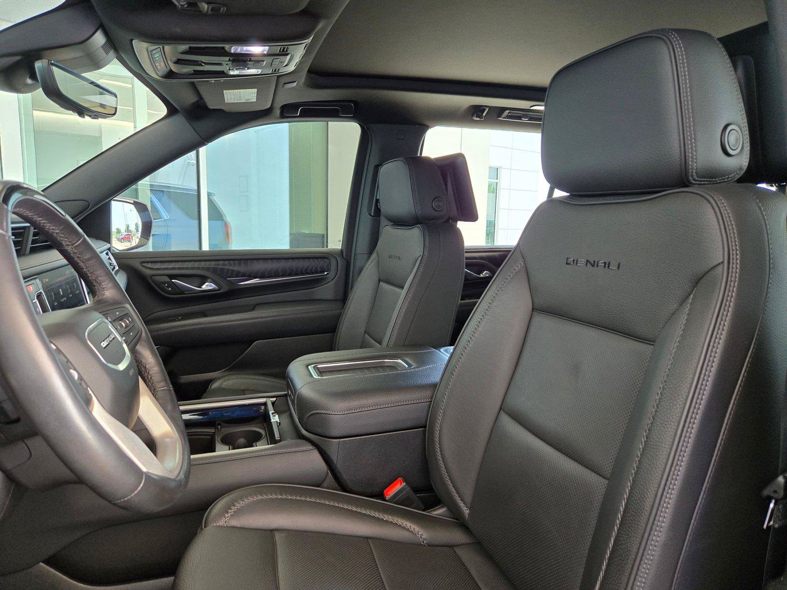 Used 2023 GMC Yukon Denali w/ Denali Reserve Package AWD/4WD image 30