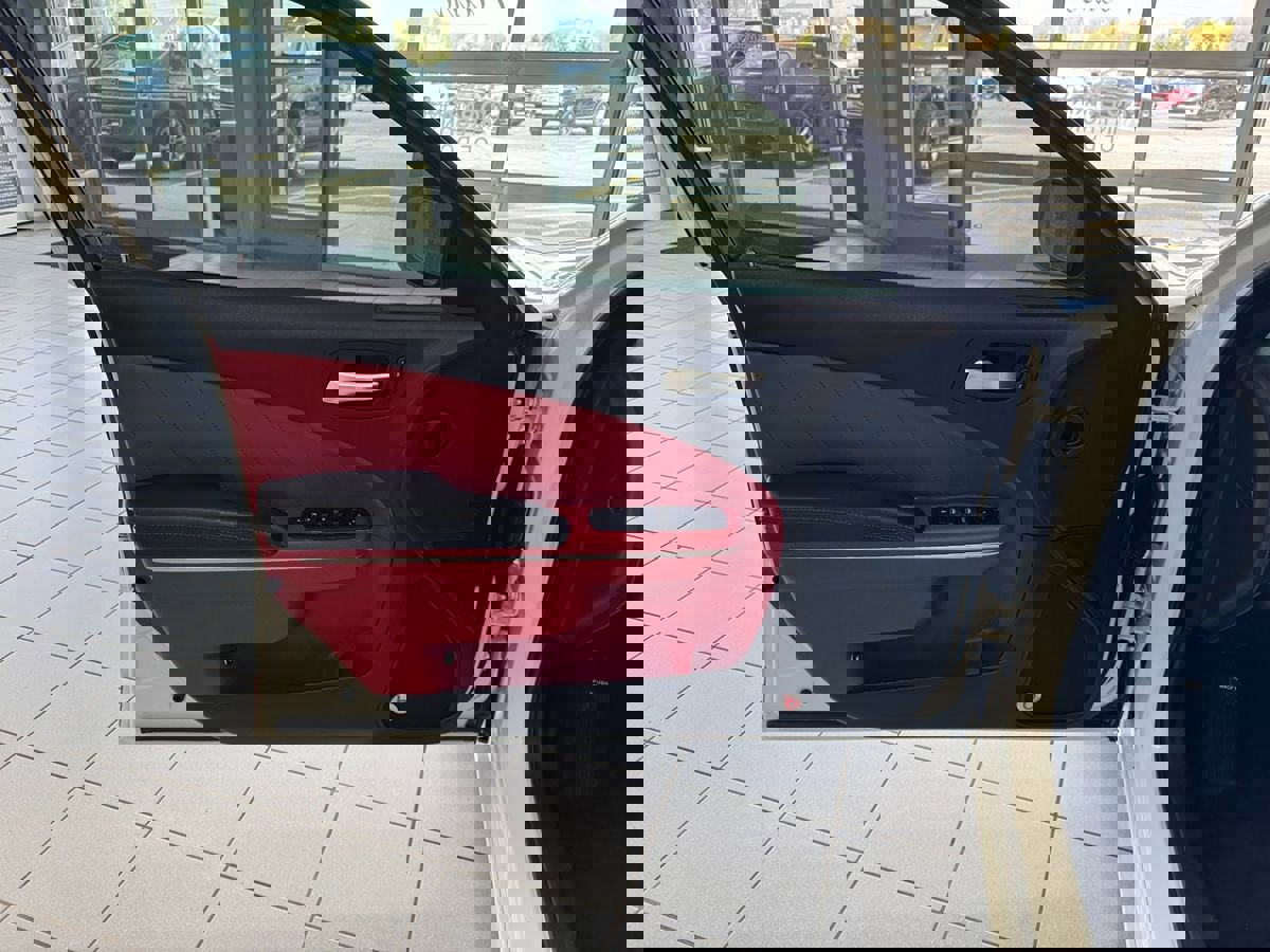 Used 2015 Dodge Charger R/T RWD image 13