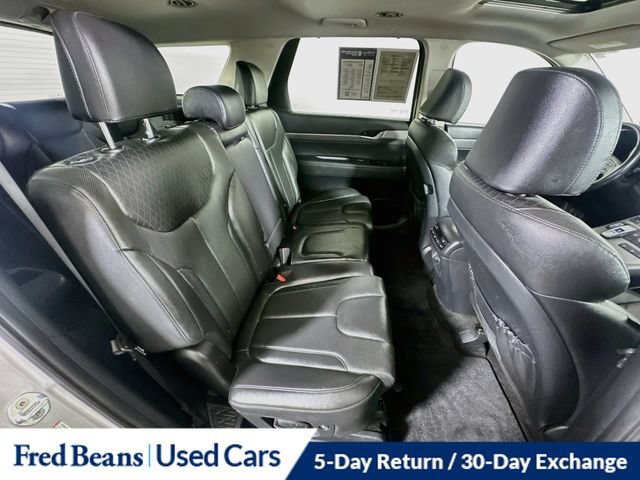 Used 2022 Hyundai Palisade SEL w/ 8P Bench Seat Package AWD/4WD image 35