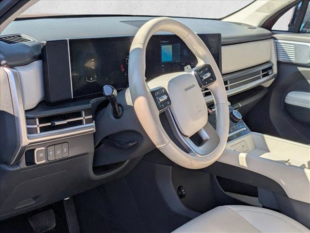 Used 2024 Hyundai Santa Fe SEL image 2