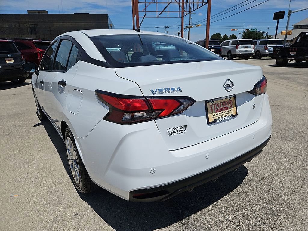 Used 2023 Nissan Versa S FWD image 5