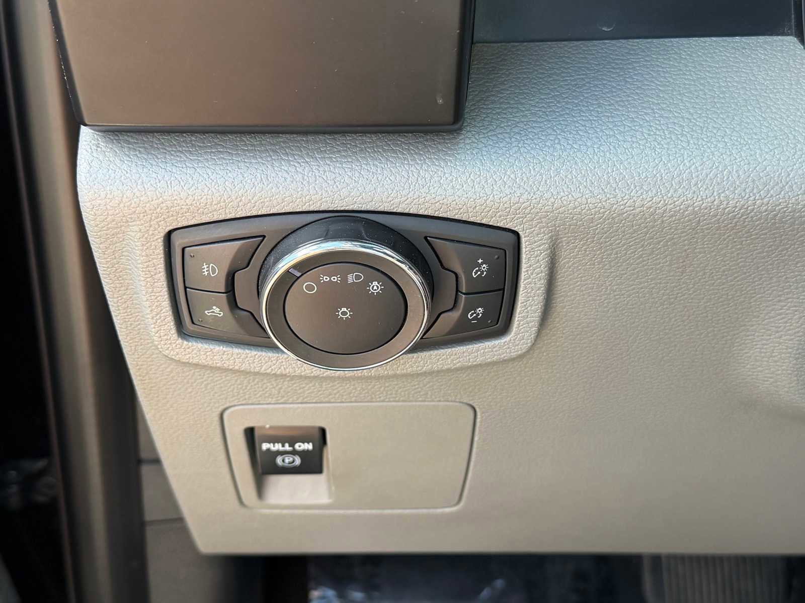 Used 2019 Ford F150 XL w/ Equipment Group 101A Mid RWD image 15