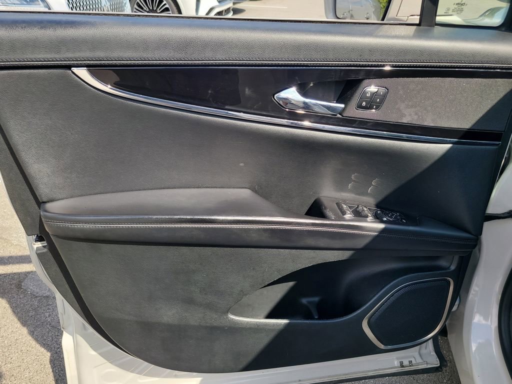 Used 2023 Lincoln Nautilus AWD image 13