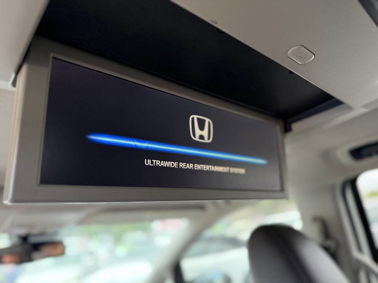 Used 2015 Honda Odyssey Touring Elite image 14
