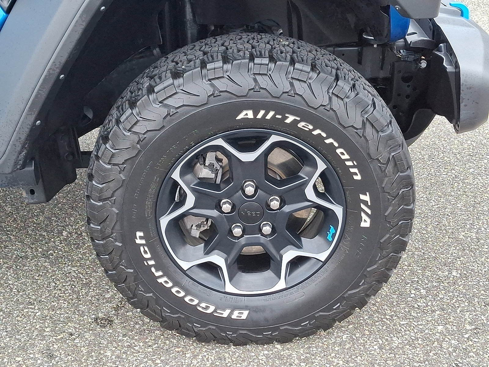 Used 2023 Jeep Wrangler Unlimited Rubicon 4xe w/ Safety Group image 8