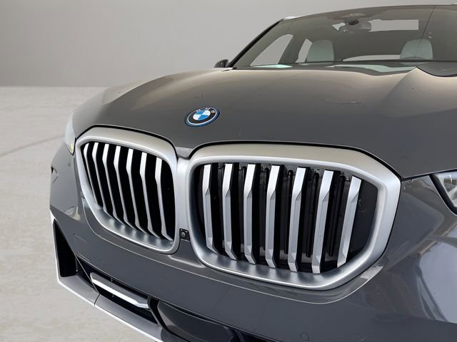 Used 2024 BMW X5 xDrive50e w/ Premium Package image 2