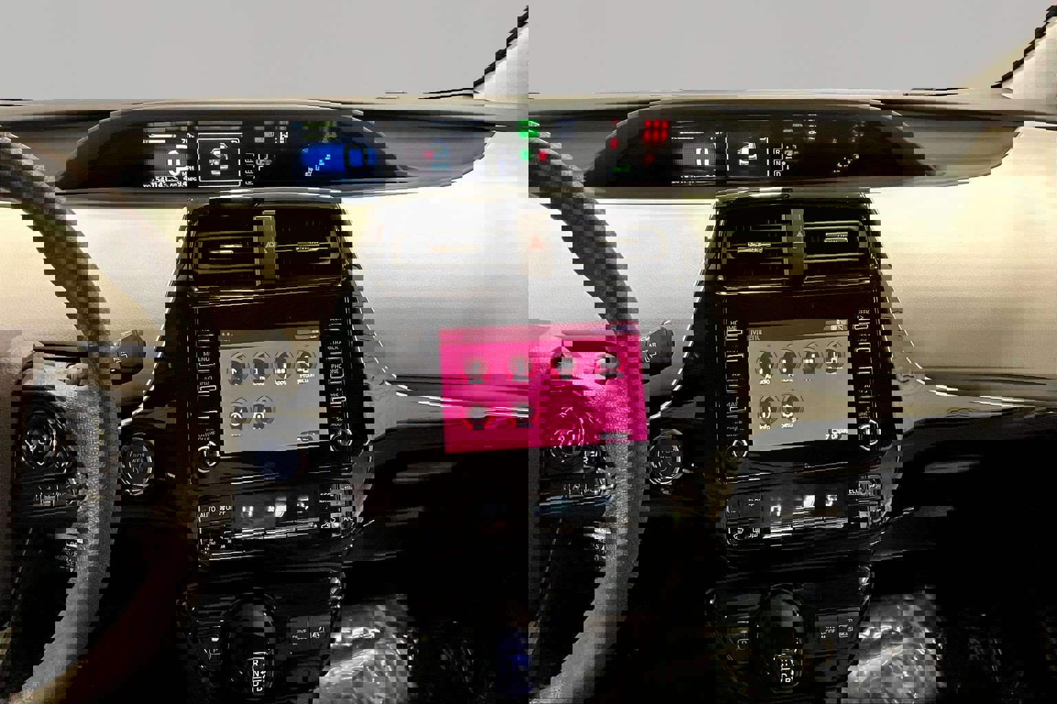 Used 2020 Toyota Prius LE image 9