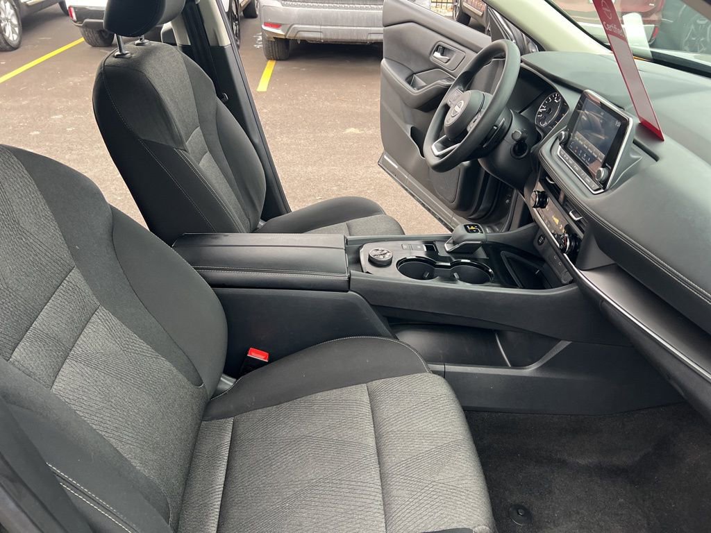 Certified 2024 Nissan Rogue SV image 21