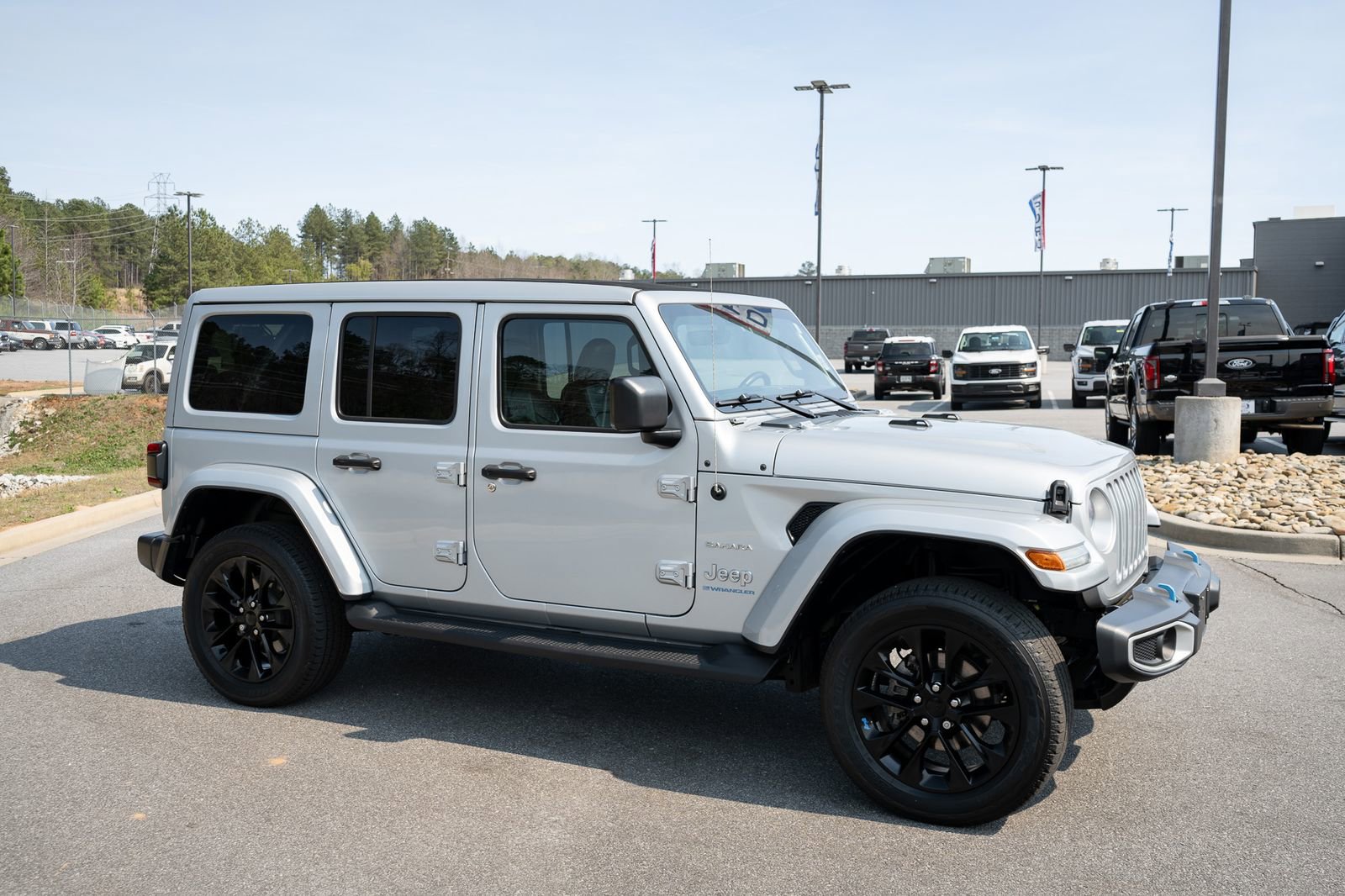 Used 2023 Jeep Wrangler Unlimited Sahara w/ Cold Weather Group image 12