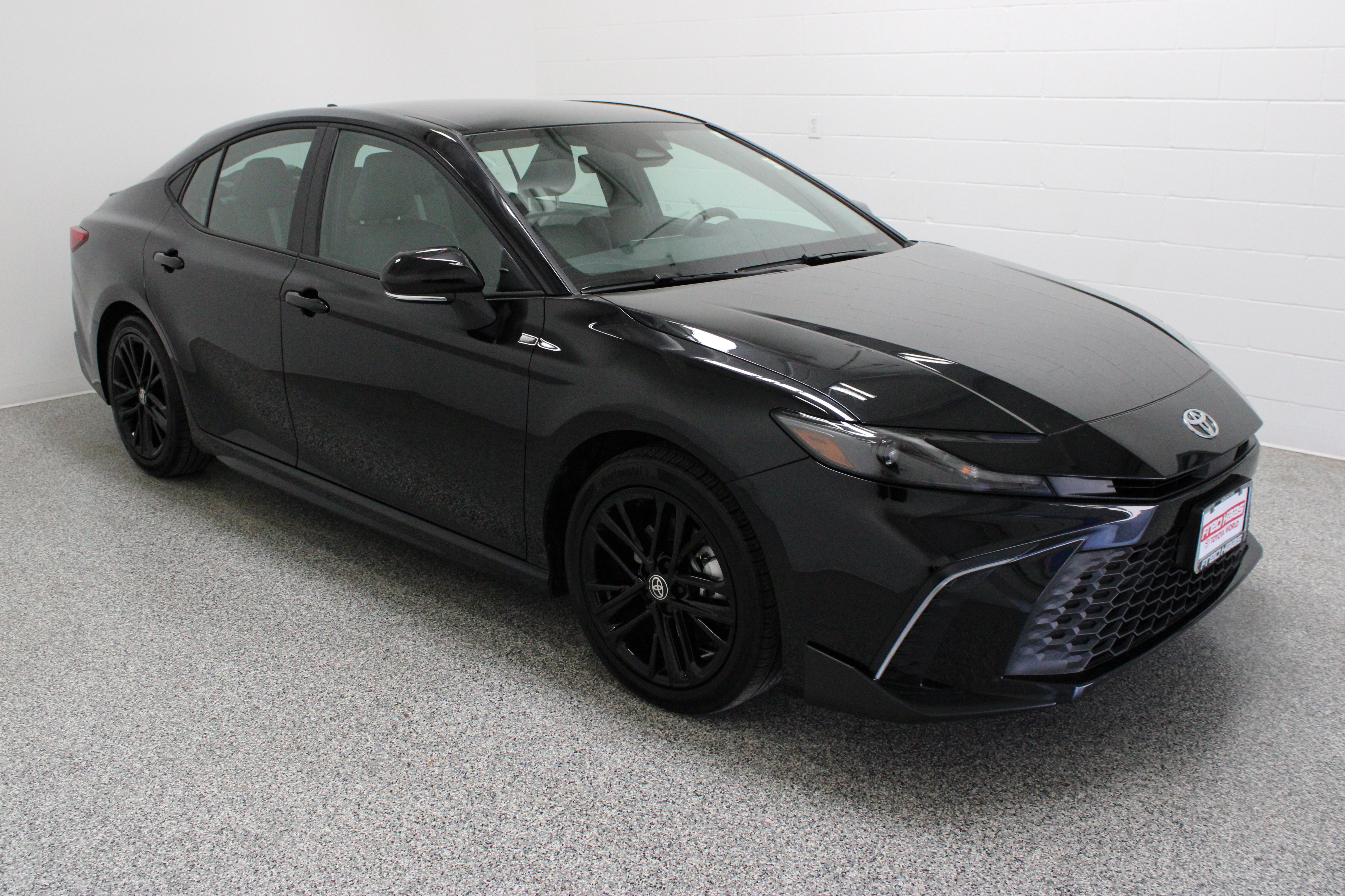 Used 2026 Toyota Camry SE w/ Convenience Package FWD image 4