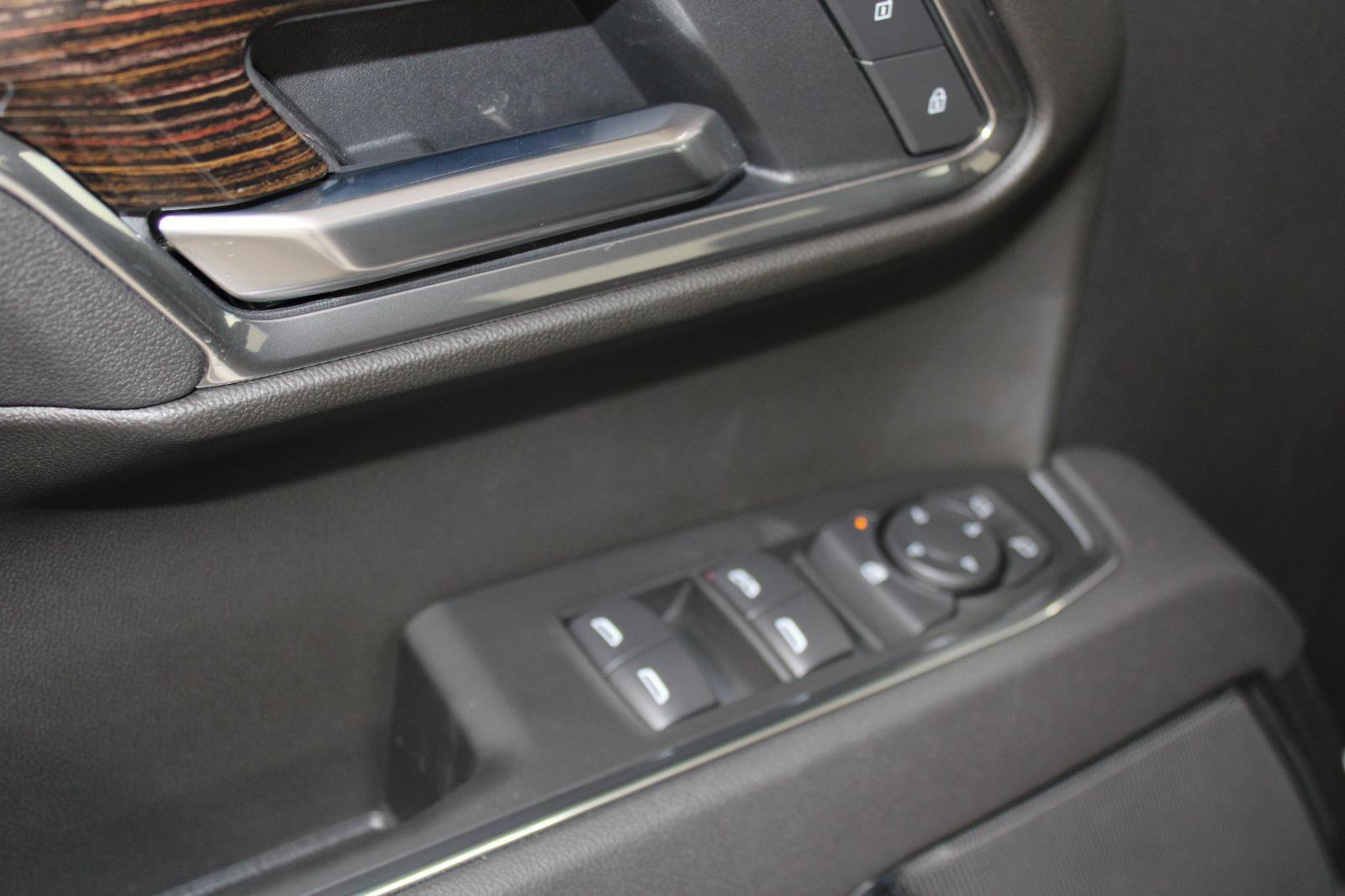 New 2025 GMC Sierra 1500 Elevation image 33