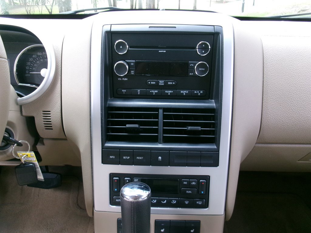 Used 2010 Mercury Mountaineer AWD image 19