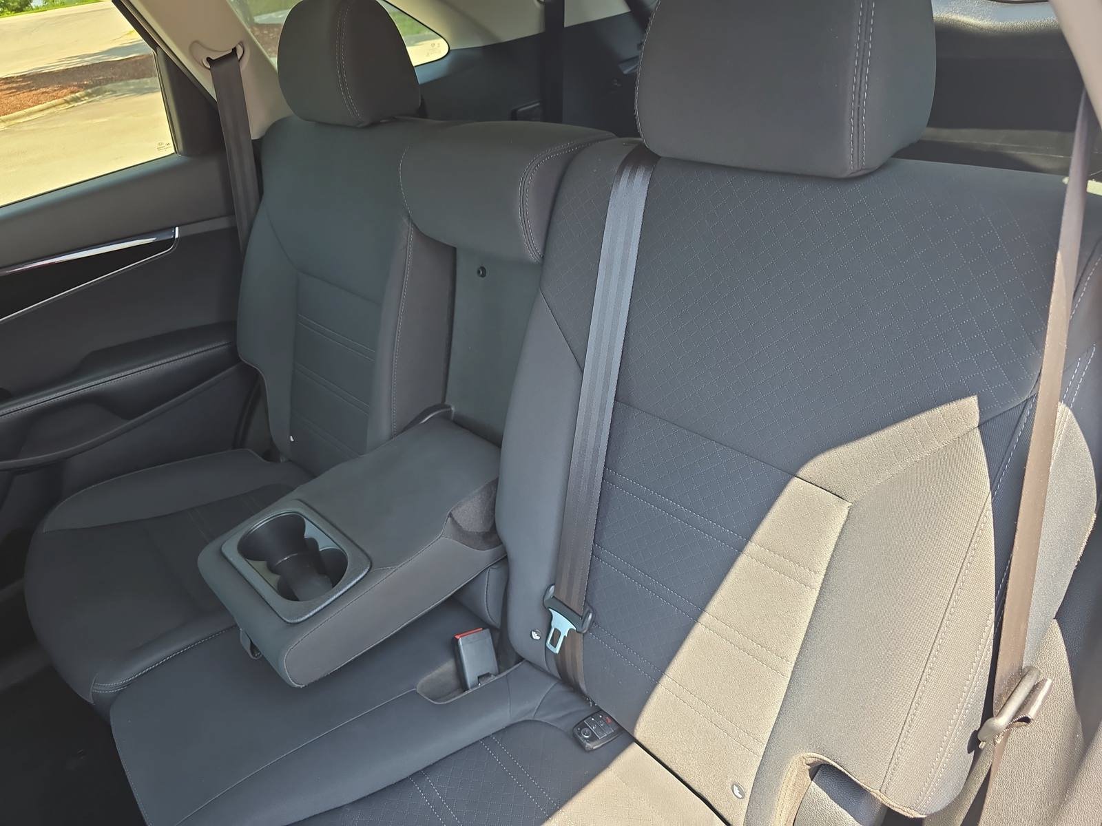 Used 2020 Kia Sorento S FWD image 14