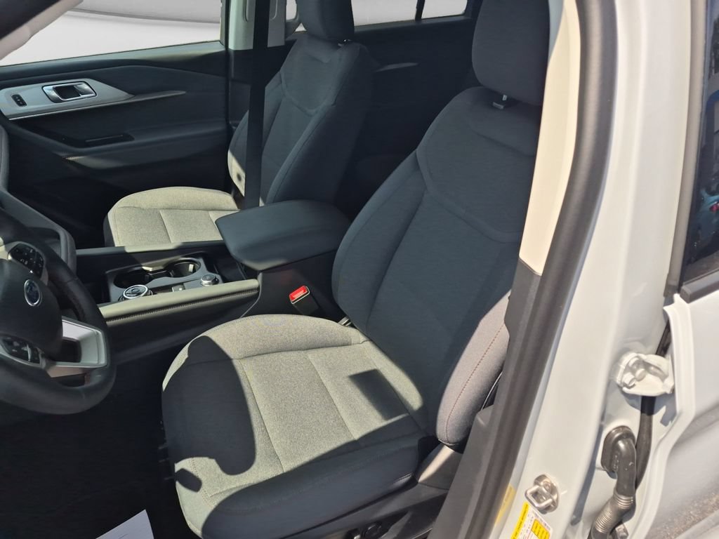 Used 2026 Ford Explorer Active AWD/4WD image 12