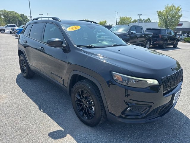 Used 2023 Jeep Cherokee Altitude Lux image 8