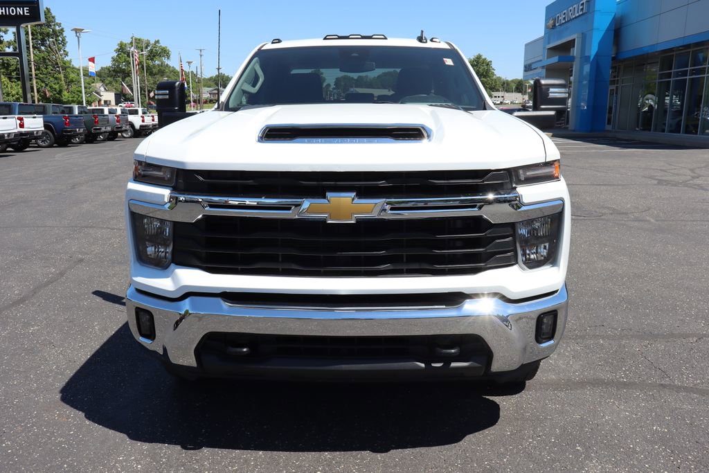 Used 2024 Chevrolet Silverado 3500 LT w/ Convenience Package AWD/4WD image 26