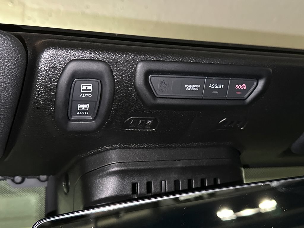 Used 2022 Jeep Wrangler Unlimited Rubicon 4xe w/ Cold Weather Group AWD/4WD image 28