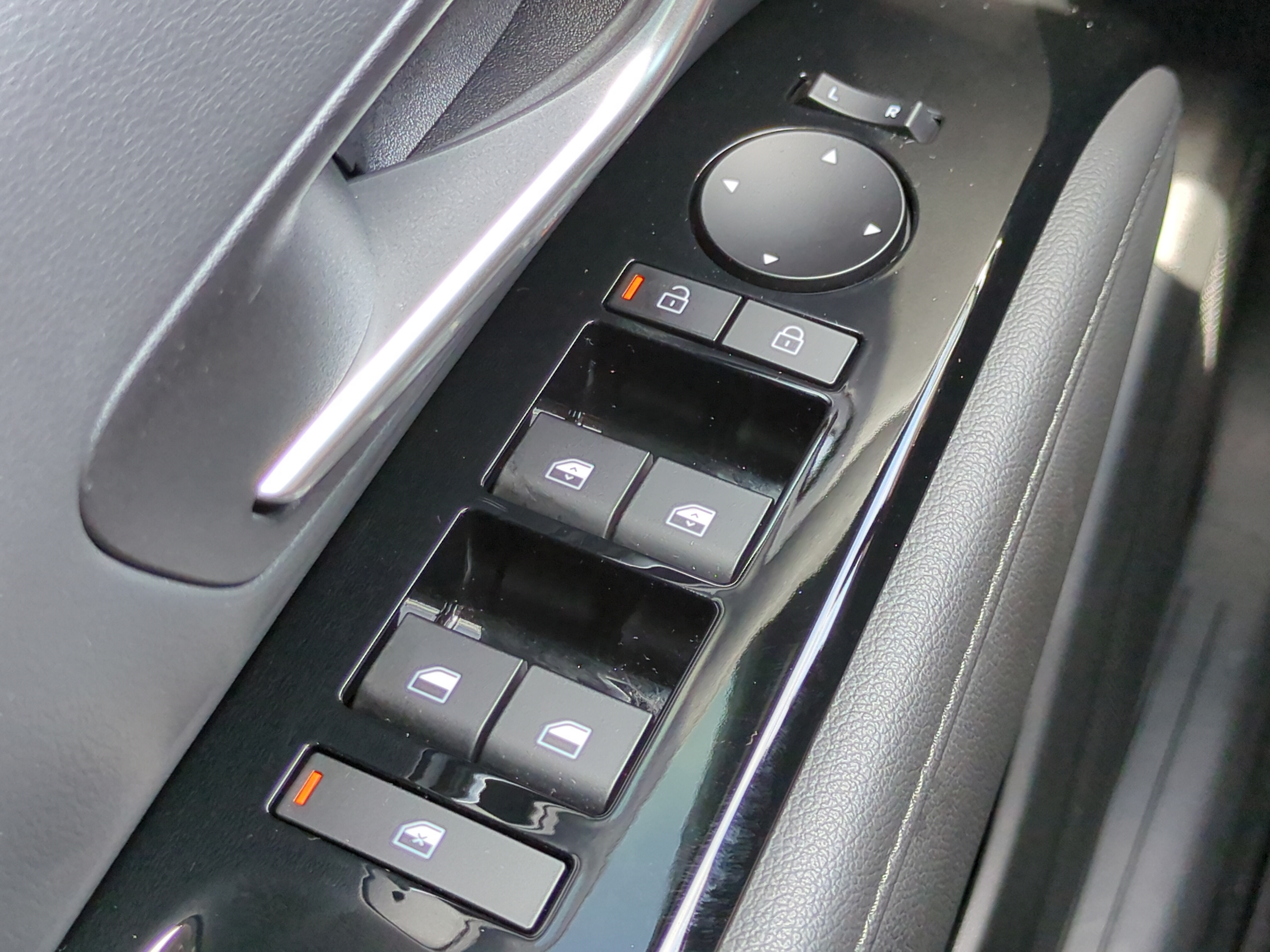 Certified 2025 Hyundai Tucson Limited FWD image 21
