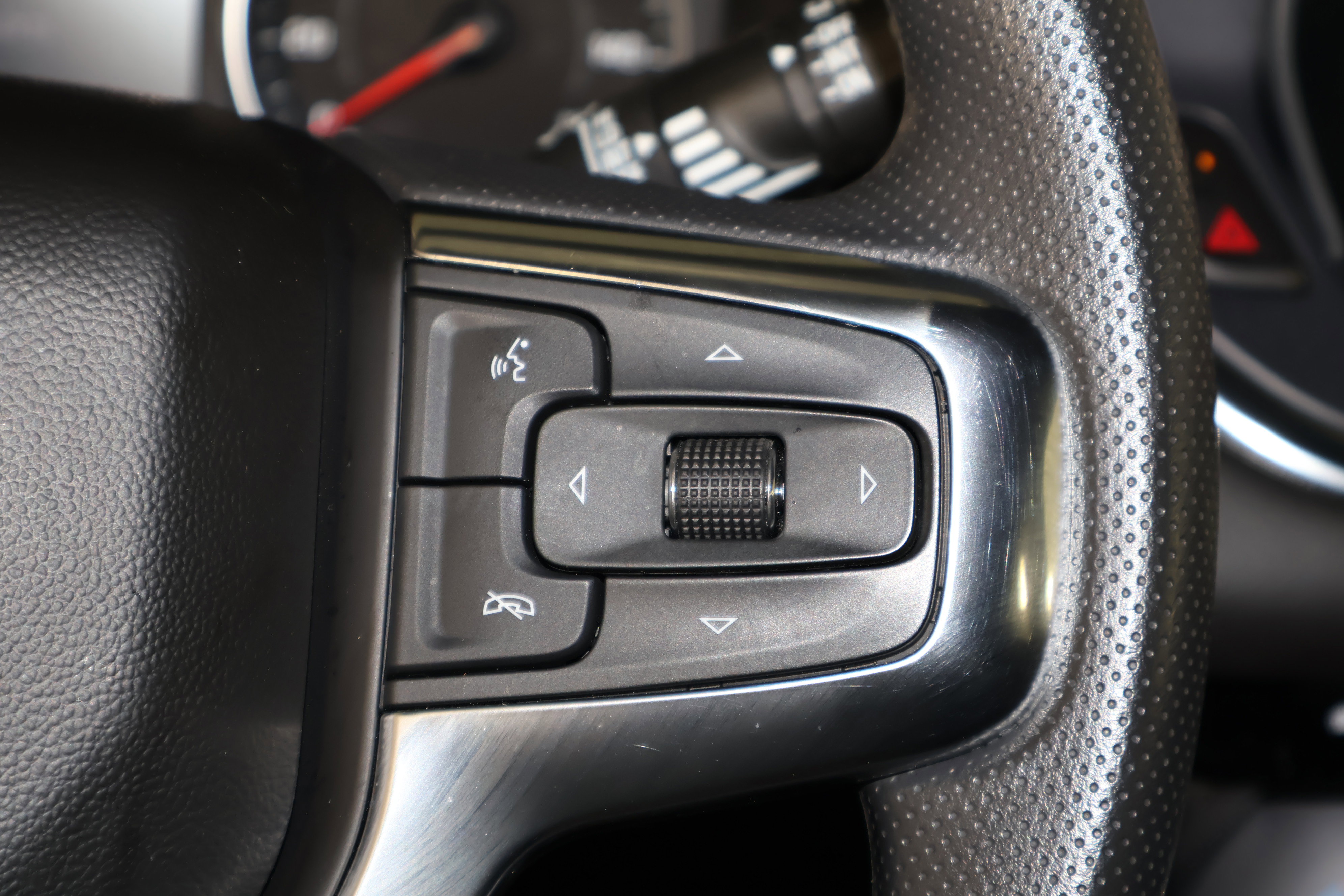 Used 2025 Chevrolet Blazer LT image 22