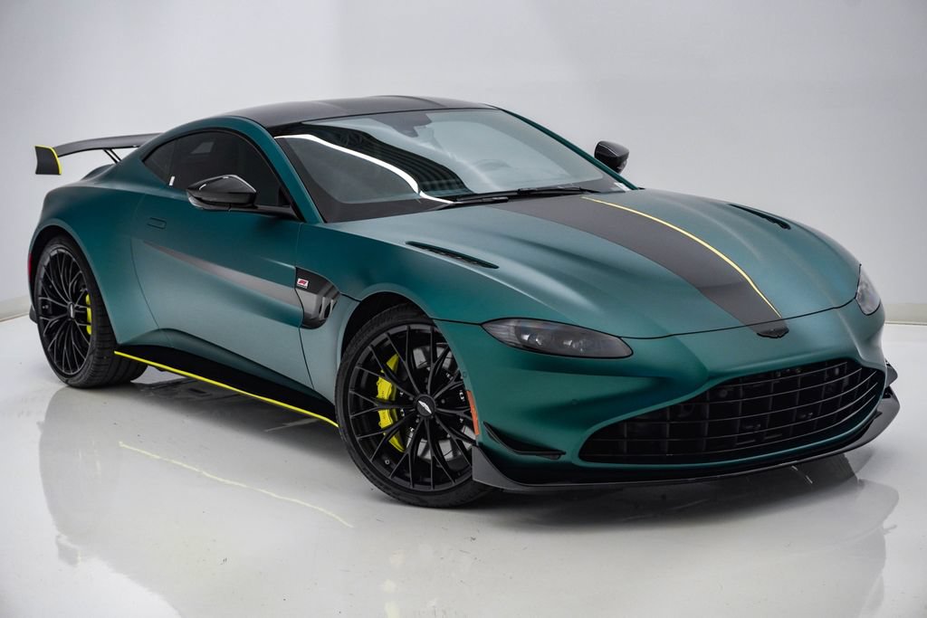 Used 2023 Aston Martin V8 Vantage Coupe RWD image 3