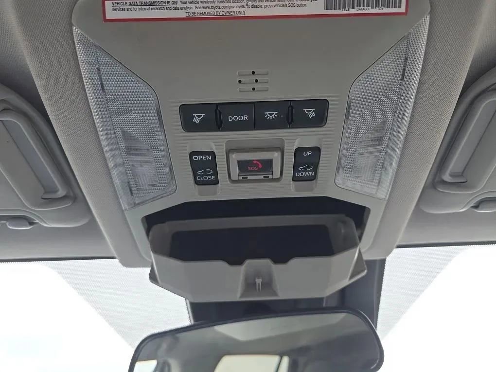 Used 2021 Toyota RAV4 XLE Premium image 39