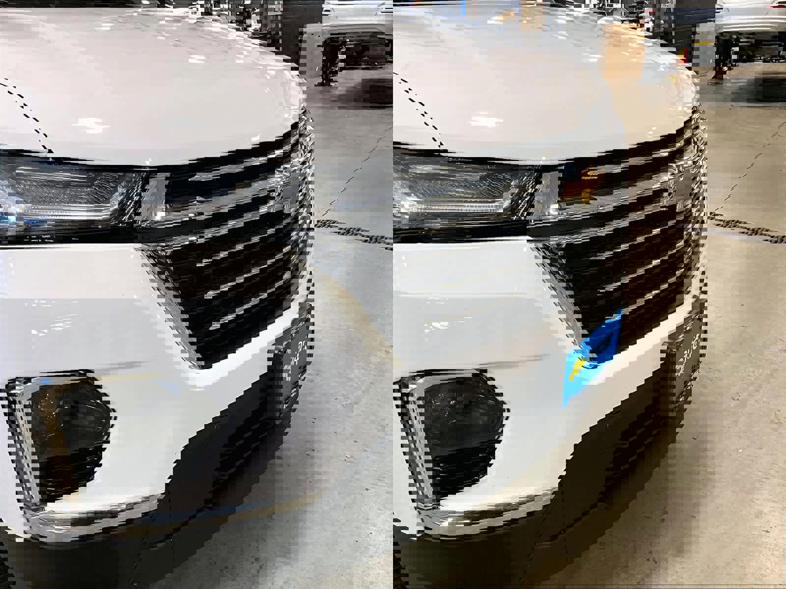 Used 2023 Chevrolet Traverse LT image 33